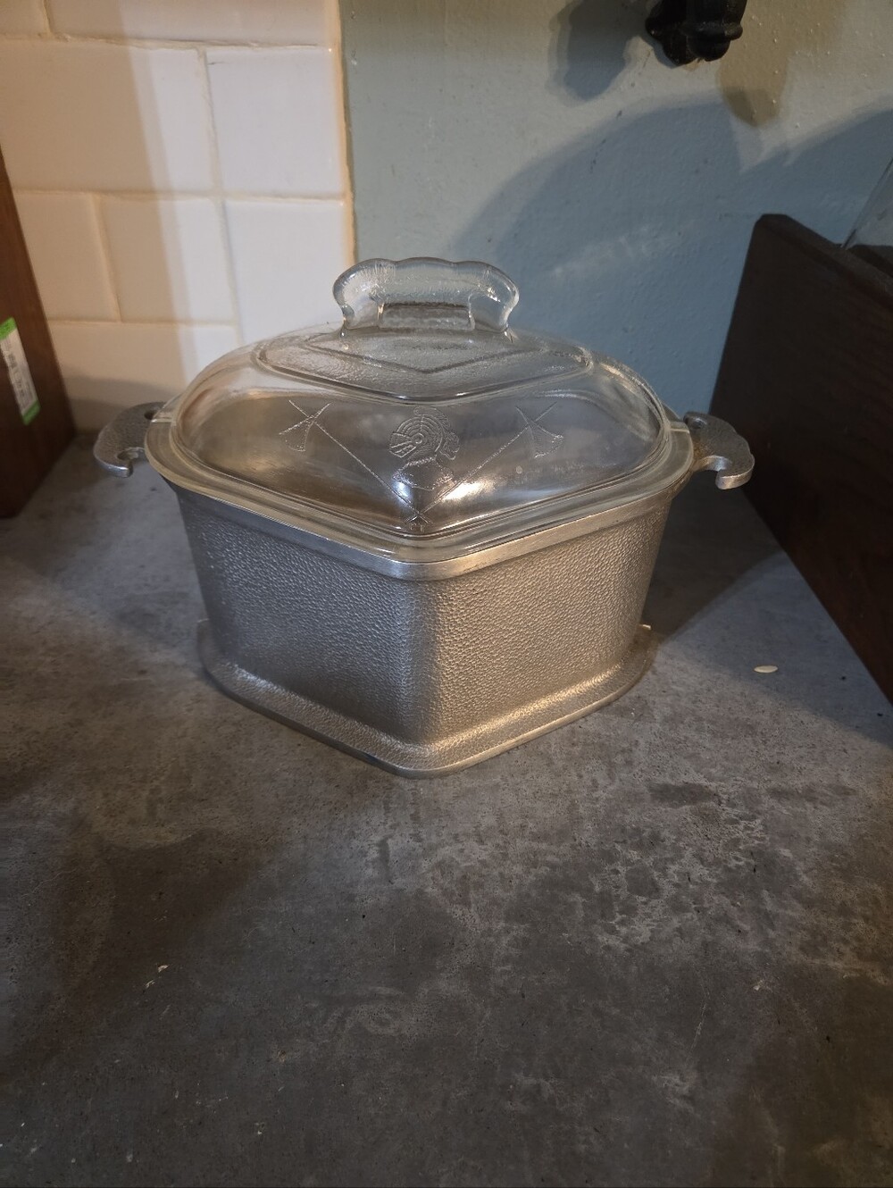 Vintage Heavy Aluminum Guardian Service Triangular Casserold Dish Original Lid.